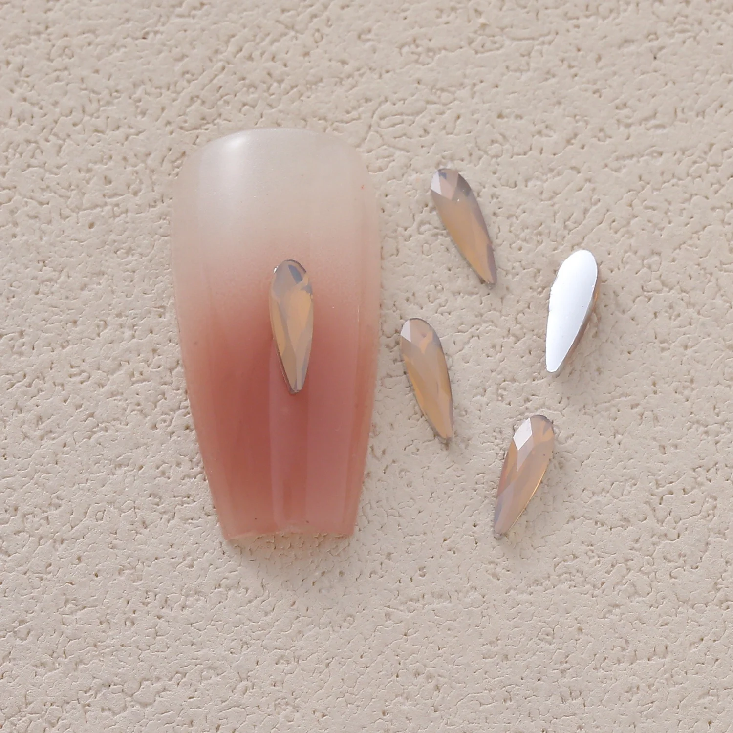 100pcs/Pack Peach Opal Drop Heart Mixed Shaped Resin Rhinestone Fancy Style Shiny 3D Manicure Nail Art Decoration Charms Jewelry