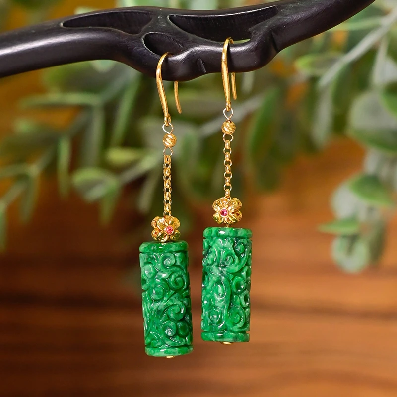 

Natural A-grade Jadeite Carved Auspicious Cloud Column Earrings 18k Gold Earrings New Chinese Style High-end Earrings