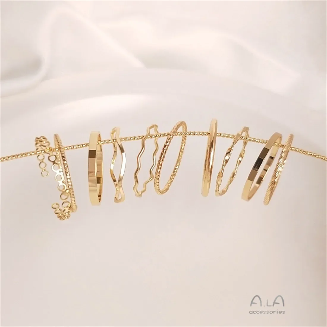 

14K Copper Clad True Gold Patterned Wave Ring Minimalist Instagram Style Ring Combination Tail Ring Women's Trendy DIY Ring B682