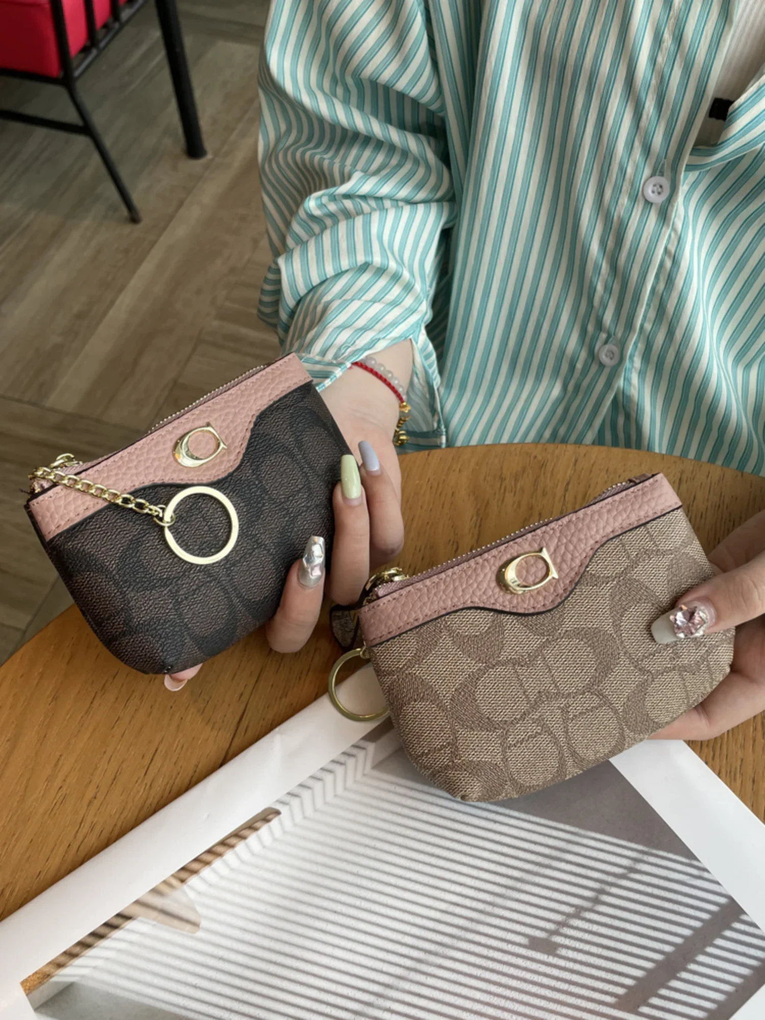 Neue klassische kleine Geldbörse mit Blumenmuster, Damen-Mini-Geldbörse, kleine Münztasche, Wechselgeldtasche, Leder-Geldbörse, Aufbewahrungstasche, Kartenetui – Detail 19