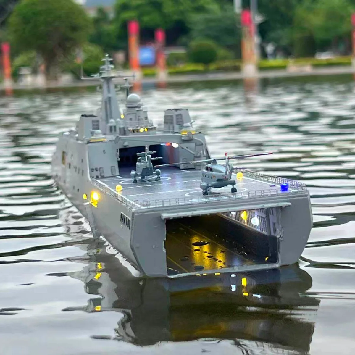 RC Boat 1/350 Type 071 Amphibious Landing Ship Remote Control Boat 60cm with Exquisite Lights RC Schiffe Finished Ship Toy