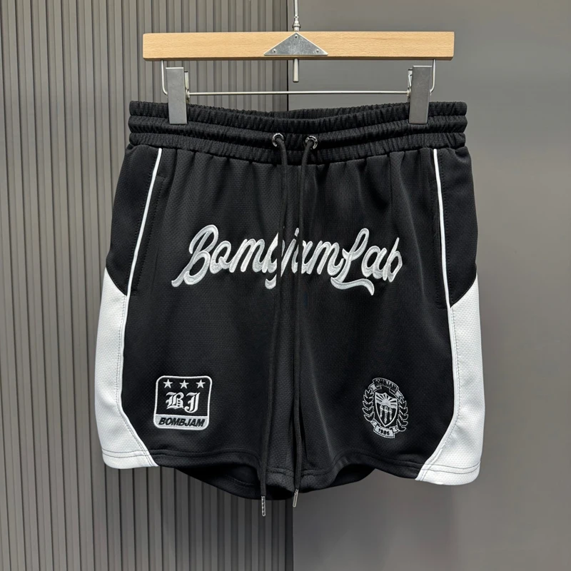 

Splice Color Black Red Embroidery Vinctory Badge Basketball Shorts Men Women Trendy Brand Quick Dry Loose Drawstring Shortpants