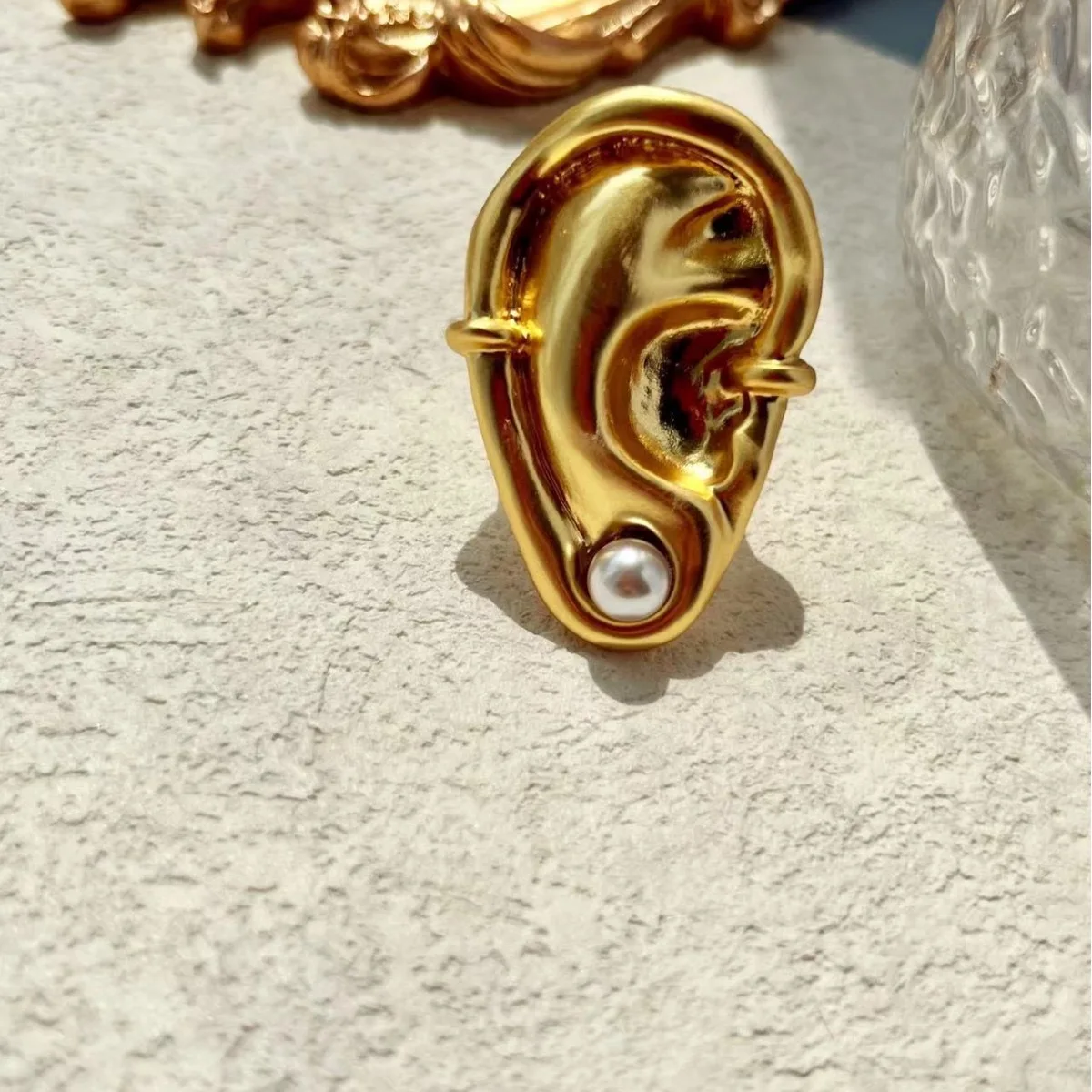 

Personalized ear brass open ring with fashionable features