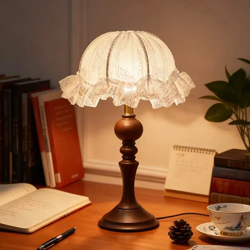 European, French, nostalgic, vintage desk lamp, light luxury solid wood, American countryside, folk guest room, vintage bedroom