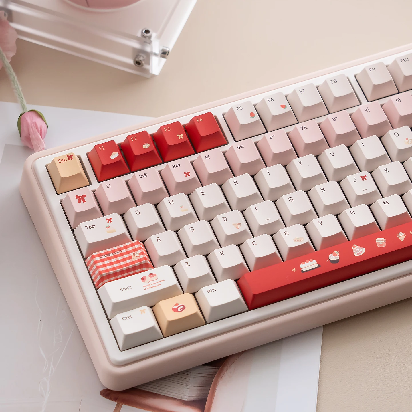 Urocze nakładki na klawisze w kształcie truskawek, PBT Cherry Dye-Sub, nakładki dla dziewczyn, kompatybilne z klawiaturami mechanicznymi Mx Cherry 61/64/87/96/104 — zdjęcie produktu 3