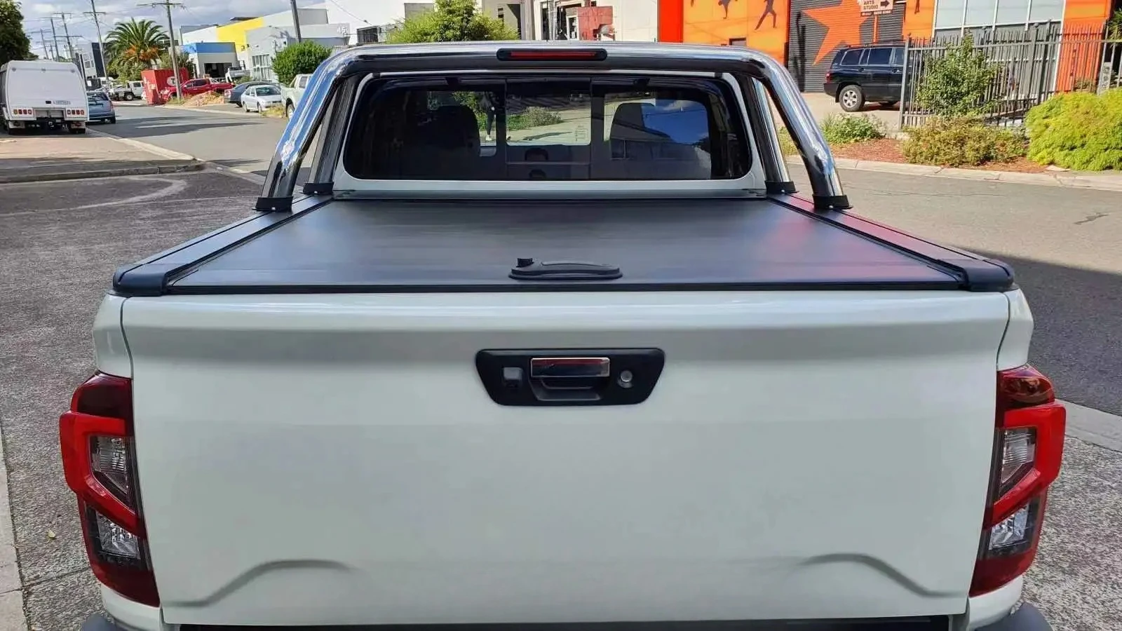 Retractable Tonneau D22 Waterproof Roll-Up Truck Bed Cover Roll N Lock Aluminum