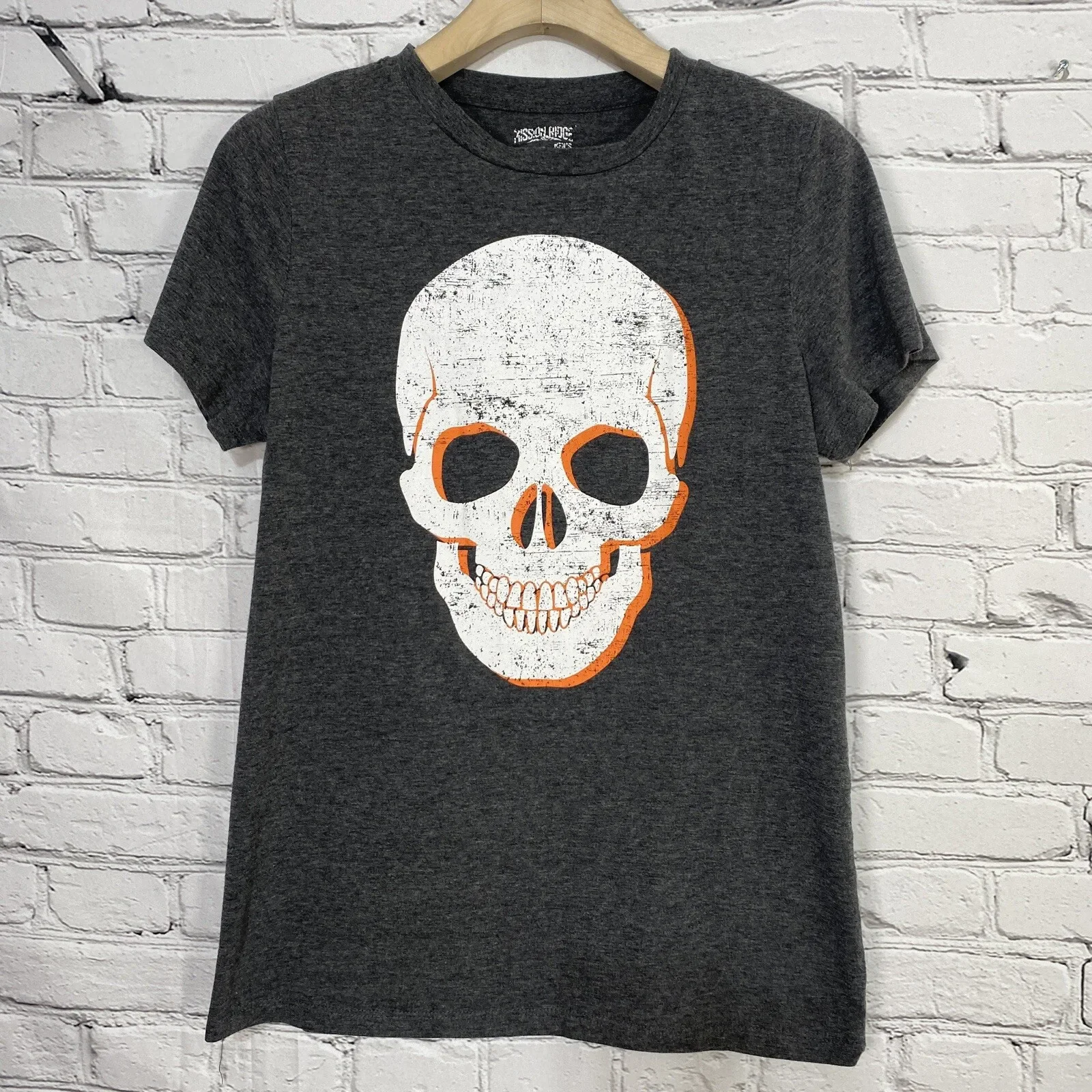 Mission Ridge Mens Skull Graphic T-Shirt Size S Gray Cotton Poly Blend Heathered