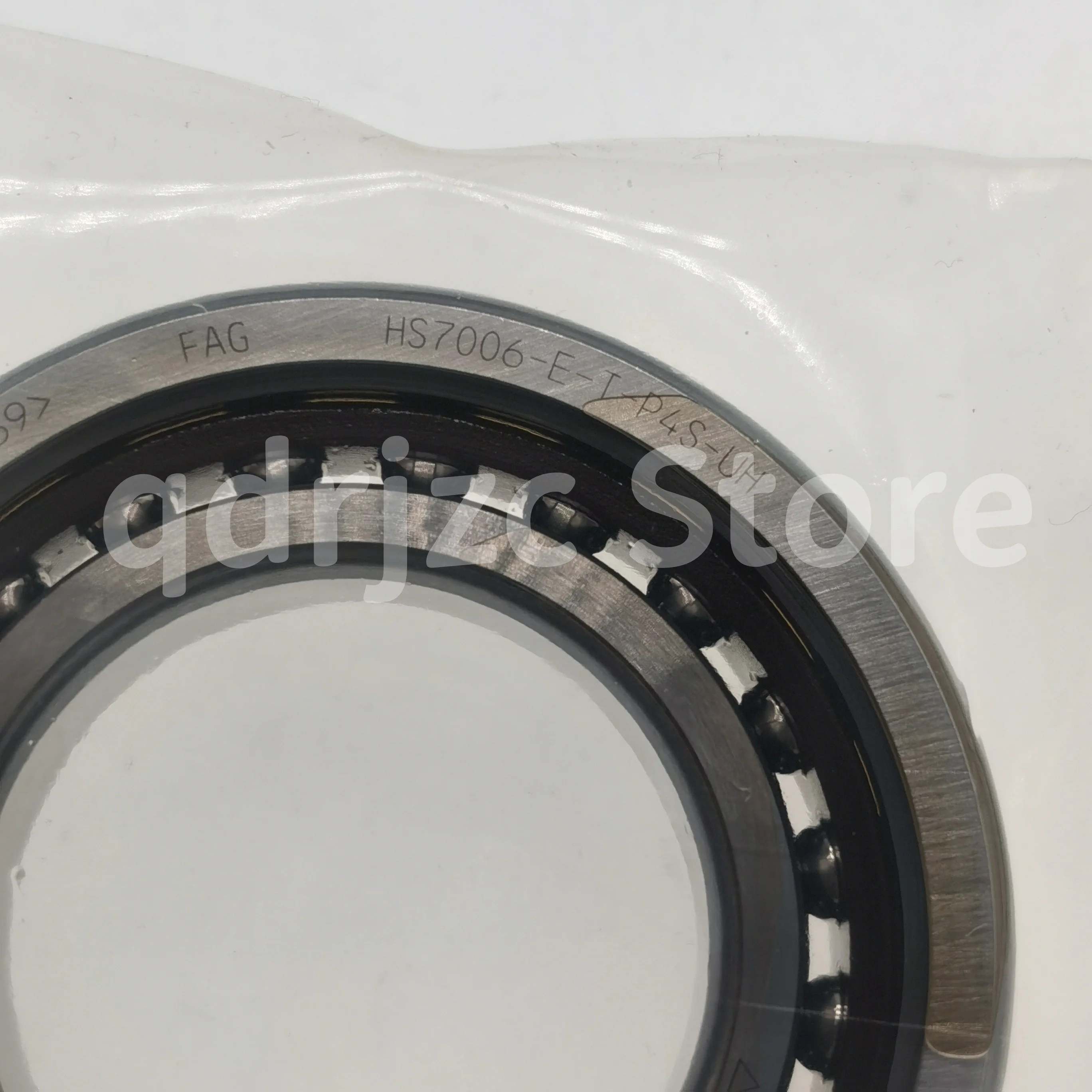 RJE Heavy preloaded back-to-back combined angular contact ball bearing HS7006-E-T-P4S-DBH