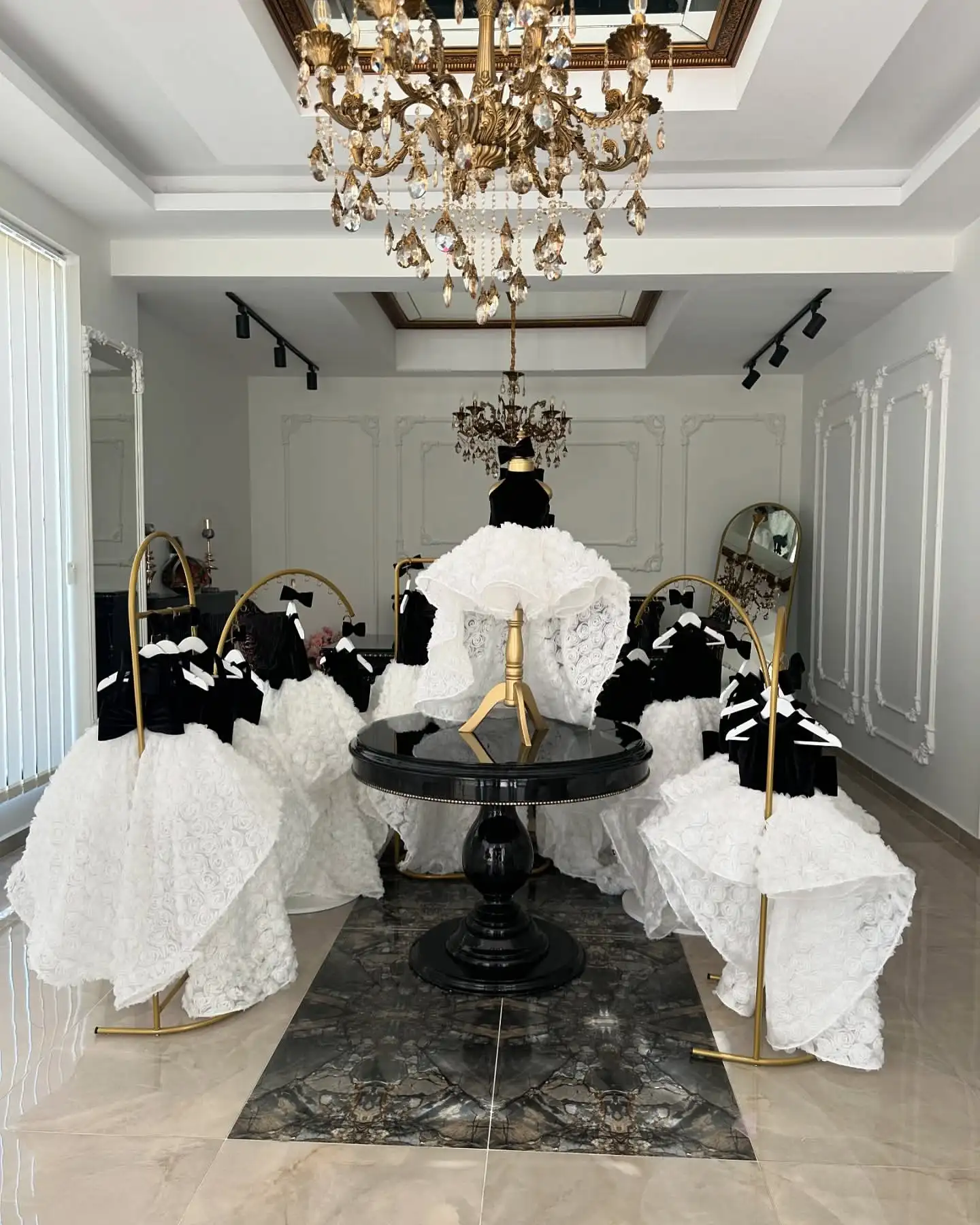 Black and White Pageant Dress for Little Girls Halter Velvet Floral Flower Girl Dress Birthday Party Ball Gowns Homcoming Dress