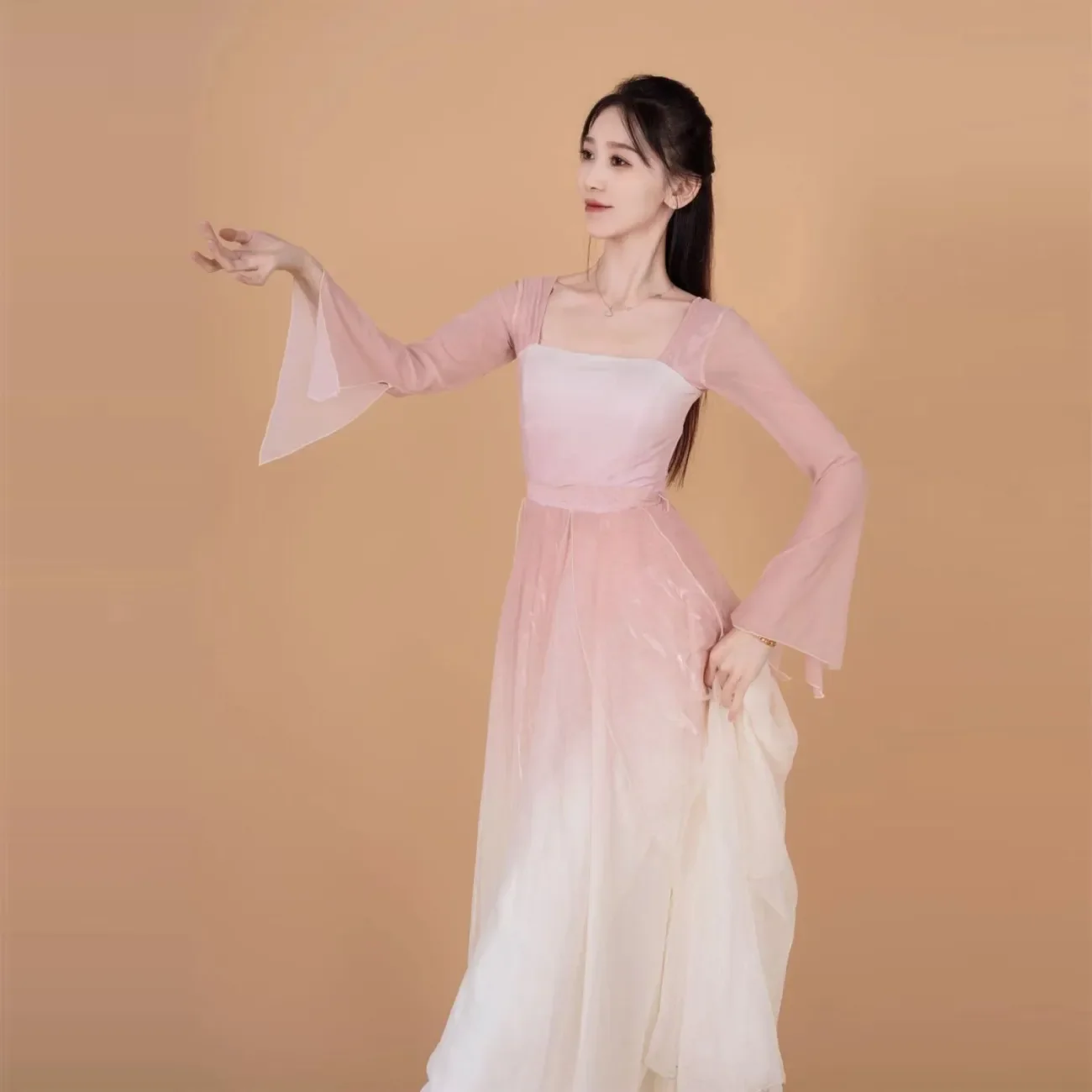 Vrouwelijke volwassen grote swingjurk elegante lange jurk Hanfu Chinese klassieke dansvoorstelling kostuum