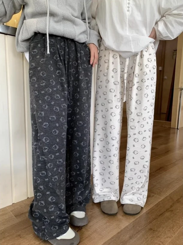 

Женские повседневные брюки Hello Kitty, осень-зима 2025 года, маленькие повседневные брюки с плюшевой подкладкой, прямые широкие брюки, удобная посадка, термоизоляция, повседневная одежда