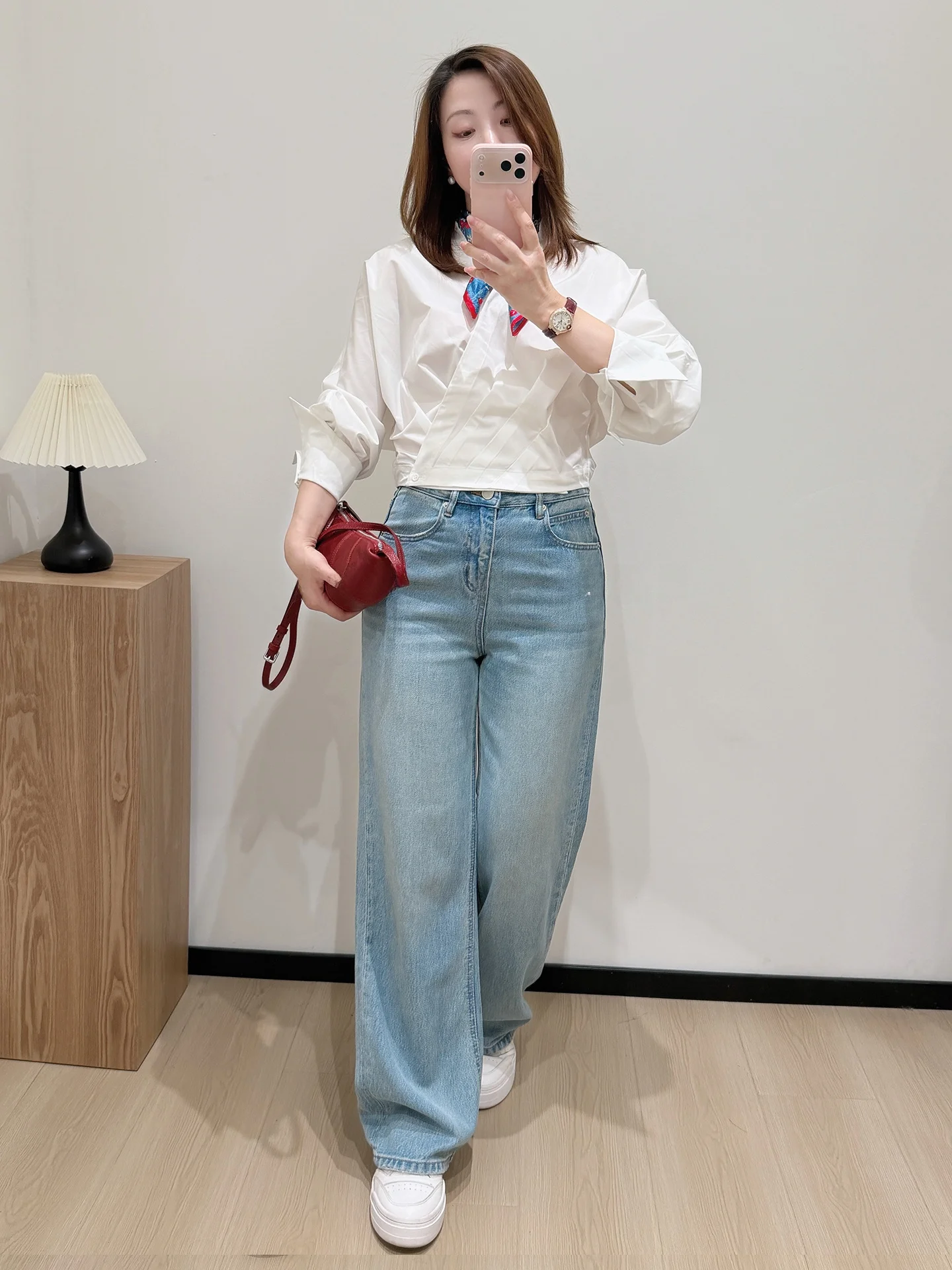 

Anti-Wrinkle High Waist Short Shirt Machine Washable Pear Body Shape Fashionable Top for Spring Summer Commute Style