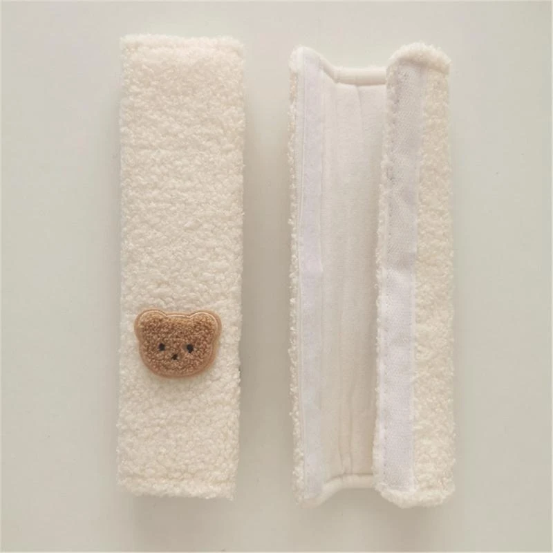 J15U الطفل حزام السيارة وسادة الكتف الدب الأرنب نمط عربة مريحة حزام الكتف الغطاء الواقي حزام أمان السيارة