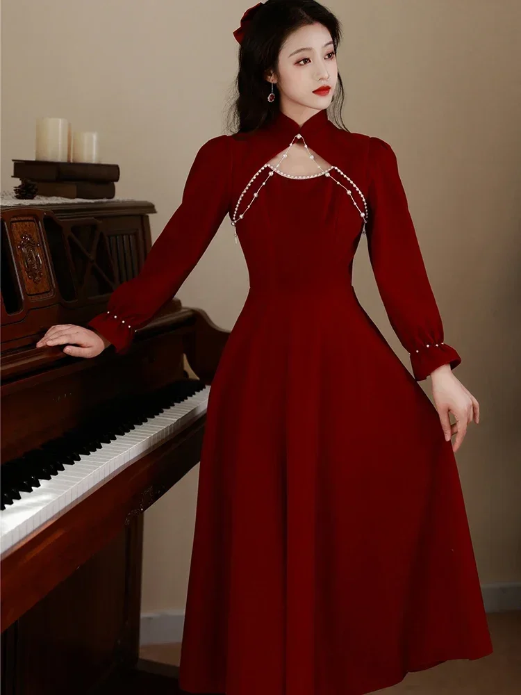 

Autumn Winter Vintage Cheongsam Velvet Party Dress Winter Red Premium Beaded Chain Hollow Elegant Girl Night Vestido Festa