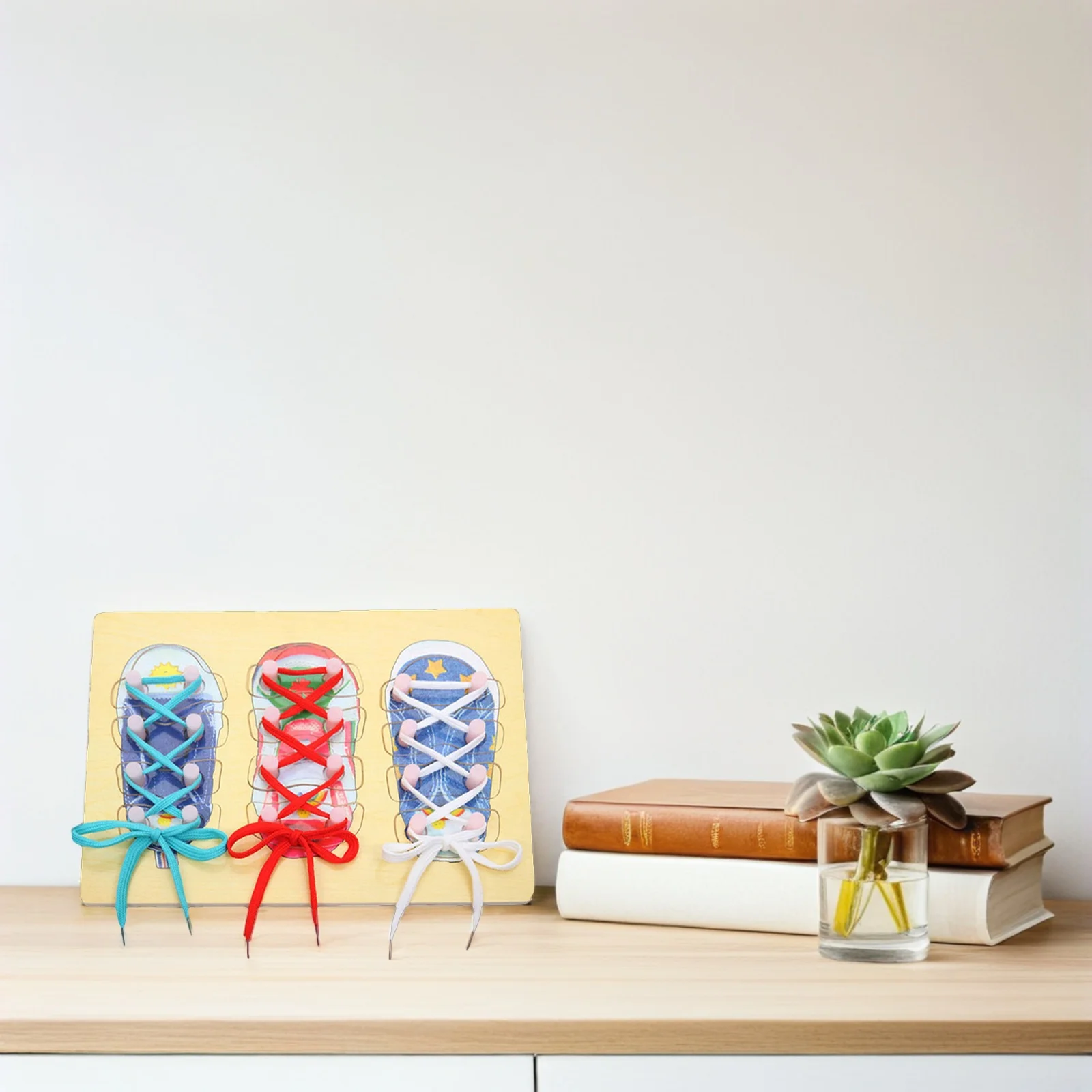 Planche de puzzle à enfiler les lacets en bois, enseigner les enfants à nouer les chaussures, développer la motricité fine, idéale pour l'apprentissage préscolaire et