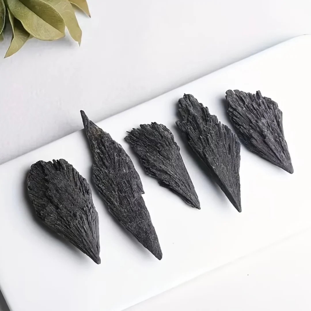 Pierre de Kyanite Noire Naturelle Brute, Spécimen Brut pour la Décoration Intérieure, Décoration d'Aquarium et de Terrarium, Cadeau, Fabrication de Bijoux DIY