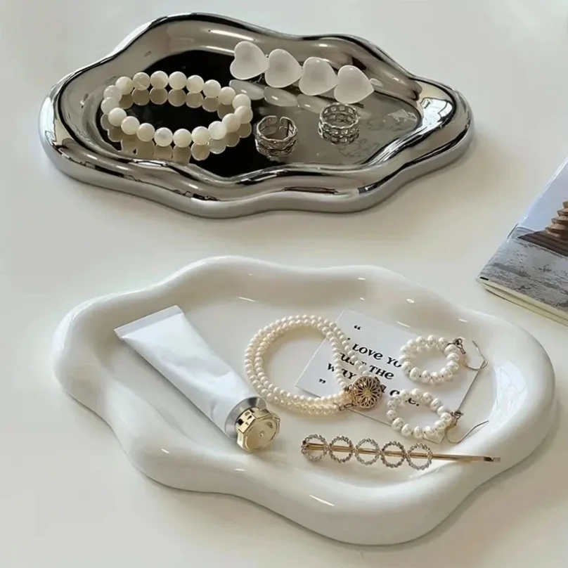 

1pc Simple Stylish Cloud Jewelry Storage Tray Jewelry Earrings Display Desktop Ornaments Gifts for Friends
