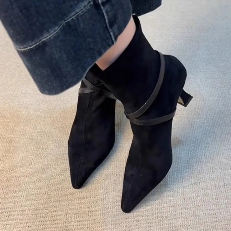 Новые зимние роскошные дизайнерские короткие ботинки на шпильке с молнией сзади, повседневные легкие туфли для домашнего офиса и покупок на высоком каблуке с неглубоким носком 35–40