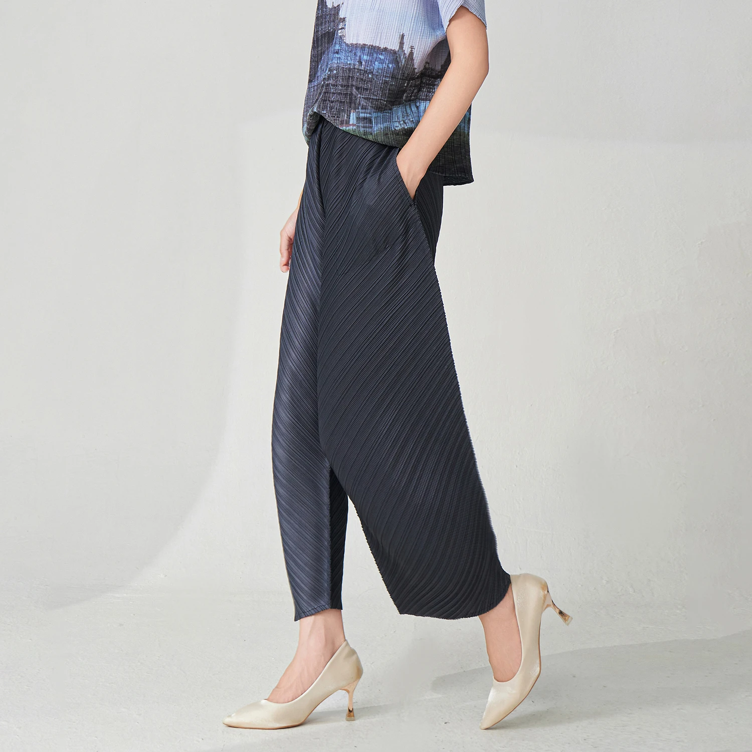 Direct From the Factory Women's Fashion Pants Solid Color Free Size Casual Pants Miyake Pleated Pants