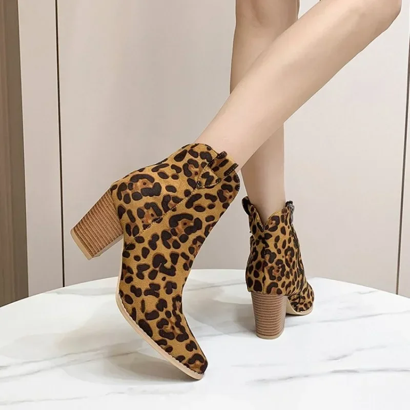 2024 new ankle boots women\'s high heels leopard print thick heel fashionable pointed short boots popular for women