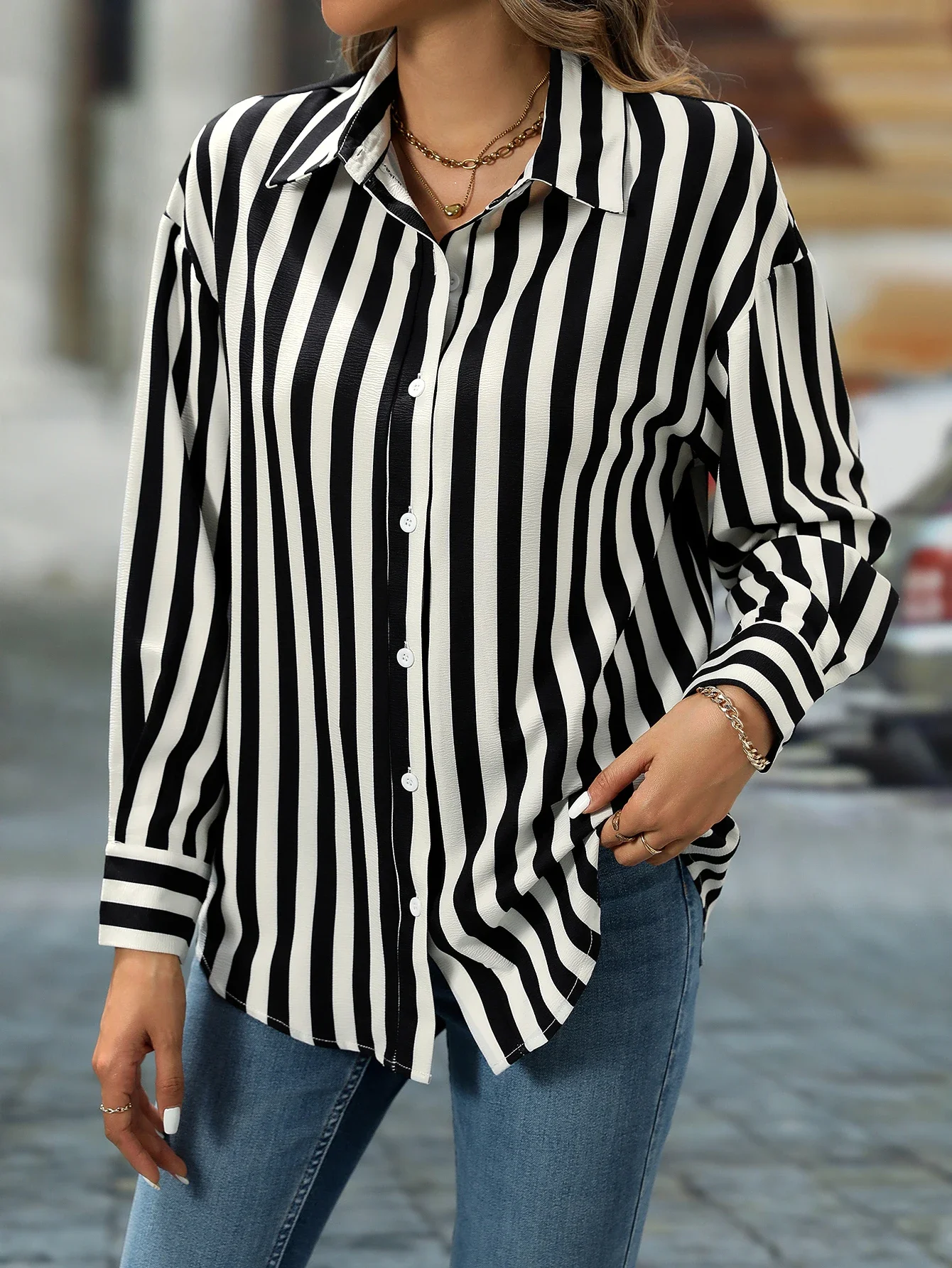 

European and American Women's Fashionable and Elegant Black and White Striped Lapel Button Cardigan