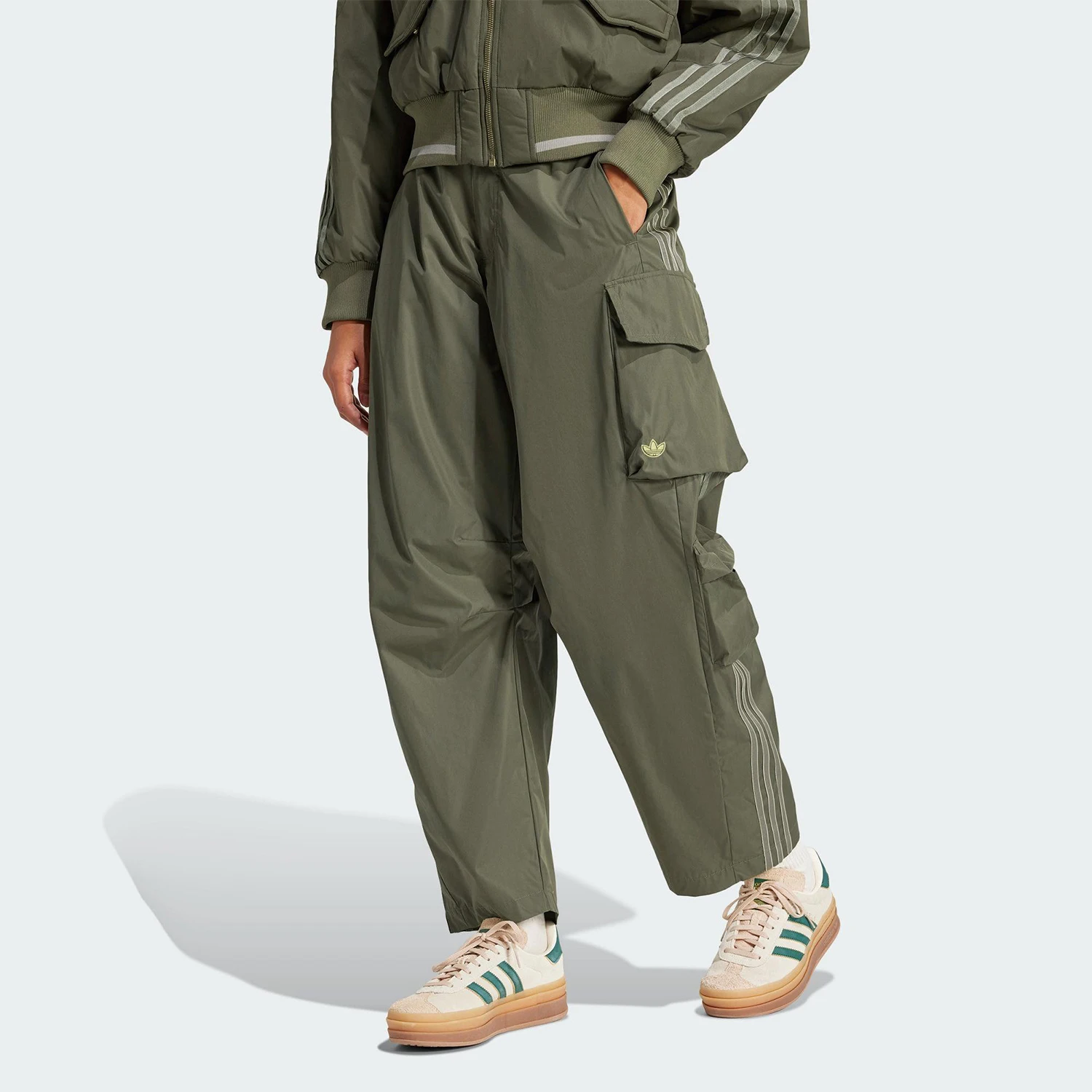 

Adidas genuine Three Stripes Women's Loose Casual Woven Cargo Pants JI5728