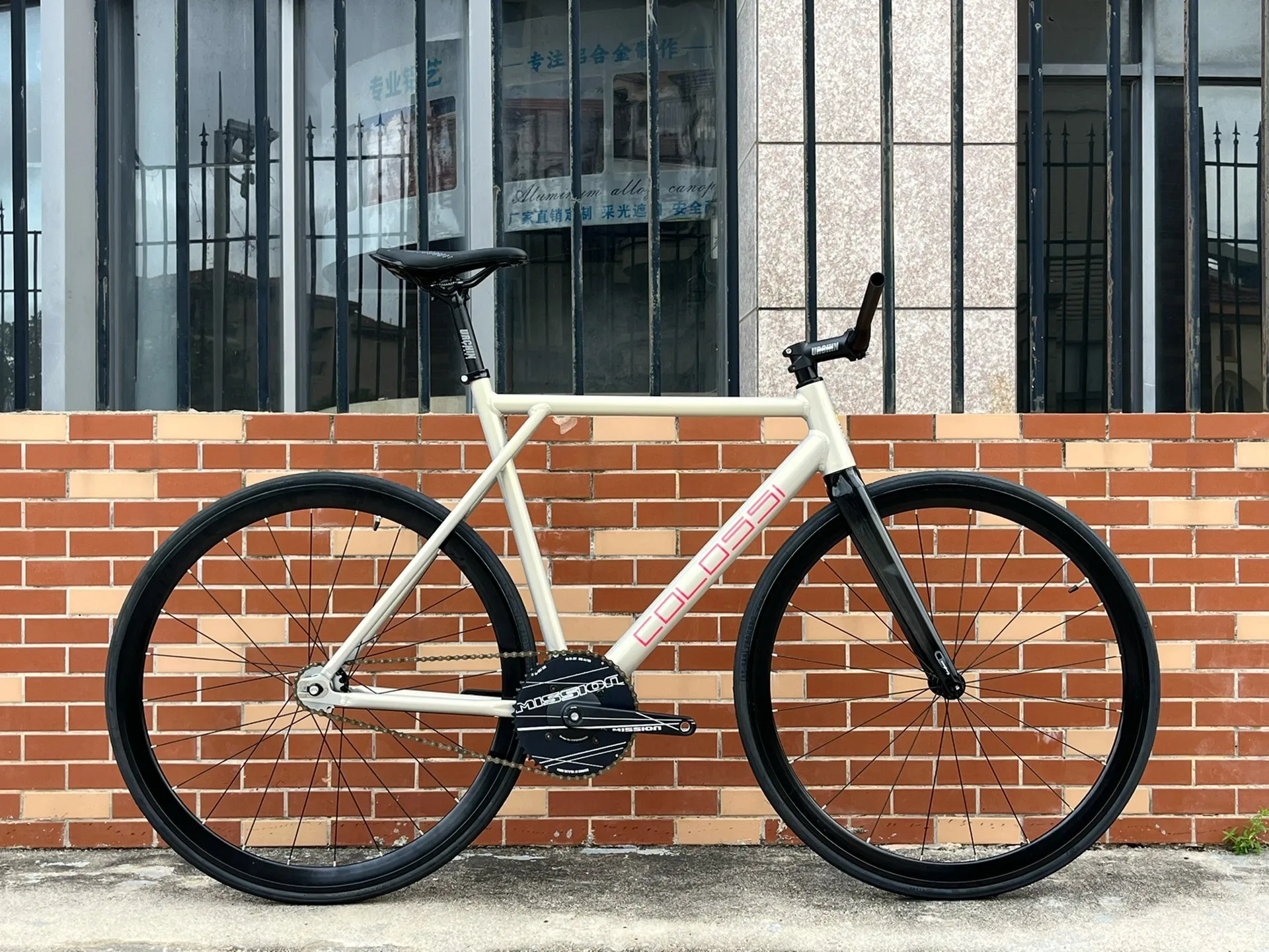 

56CM Fixie Aluminum Alloy Fixed Gear Bicycle Track Bike Single Speed Bike Minor Flaws In The Front Fork Special Offer