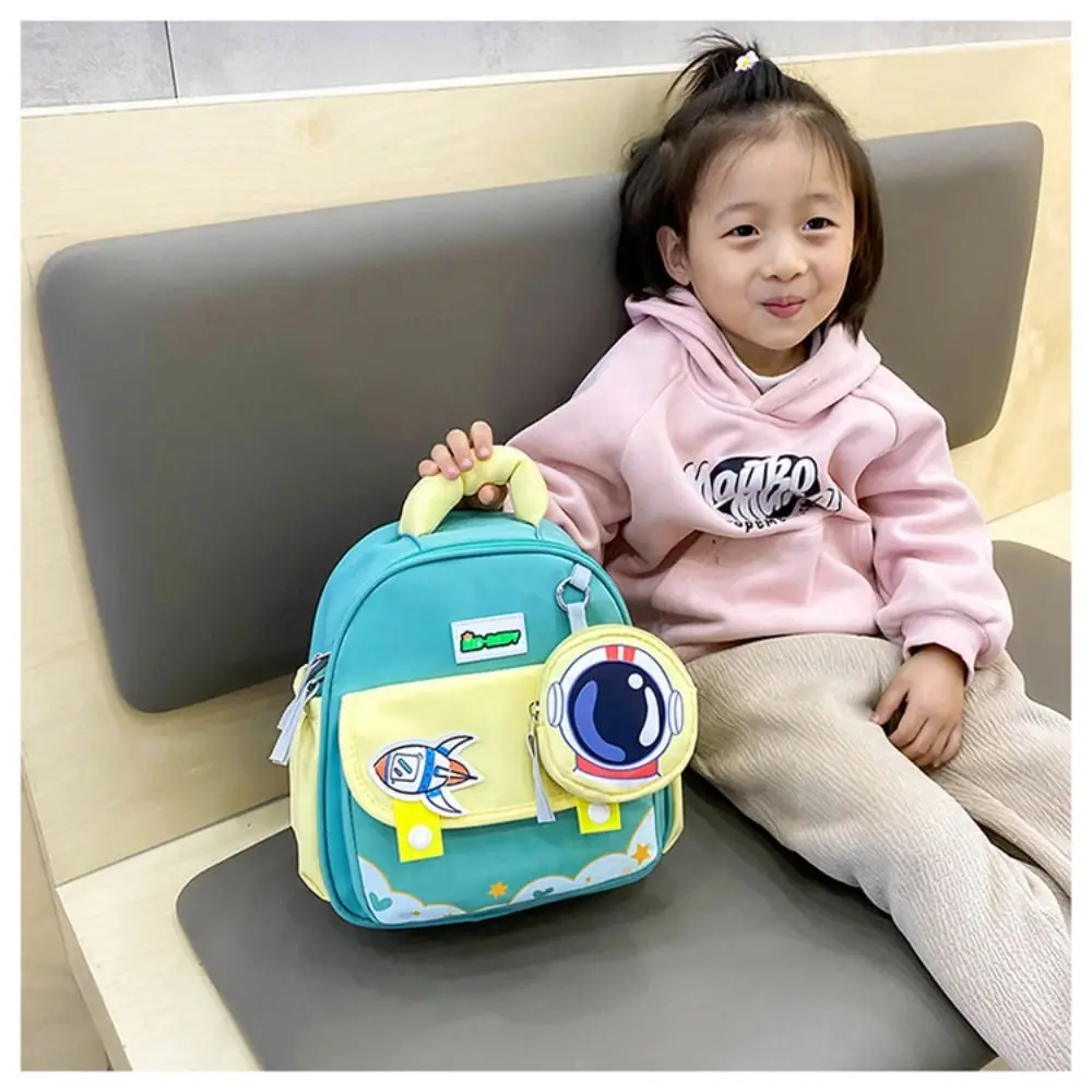 Animal Patterns Kindergarten School Bag Waterproof Zipper Closure Cute Backpacks Adjustable Straps Large Capacity