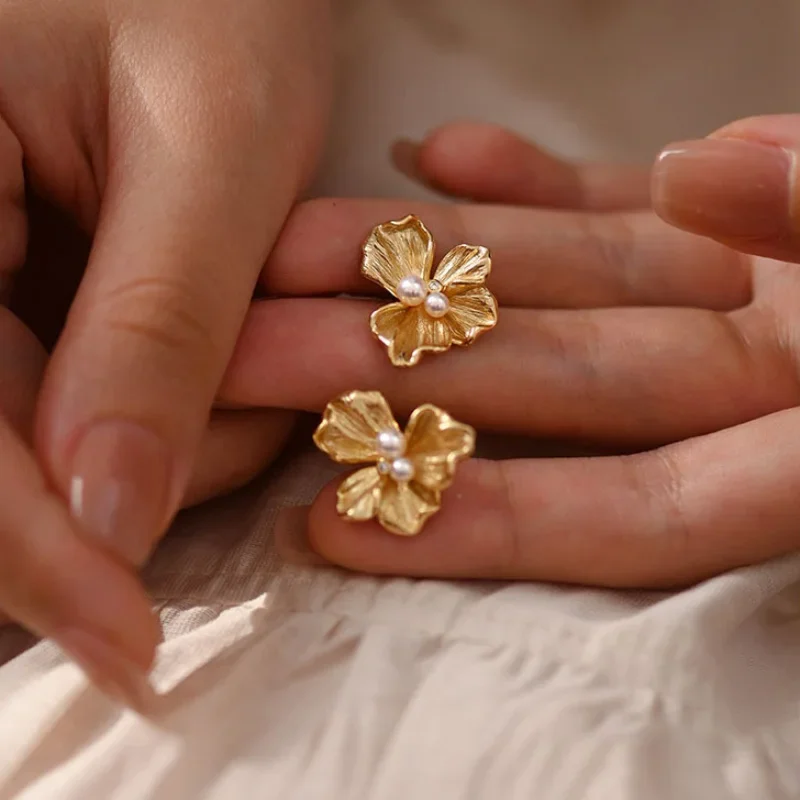 Anelli di fiori di perle semplici vintage dal design originale per le donne Anello quotidiano di lusso di gioielleria raffinata vintage elegante e lucido