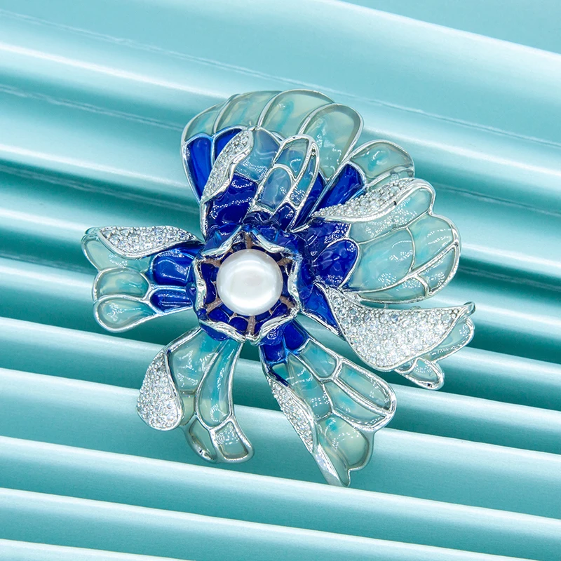

Роскошные броши-поню для женщин, синие эмалированные булавки с цветами, аксессуары с кубическим цирконием, платье, шарф, костюм, жемчужные украшения, свадебные подарки