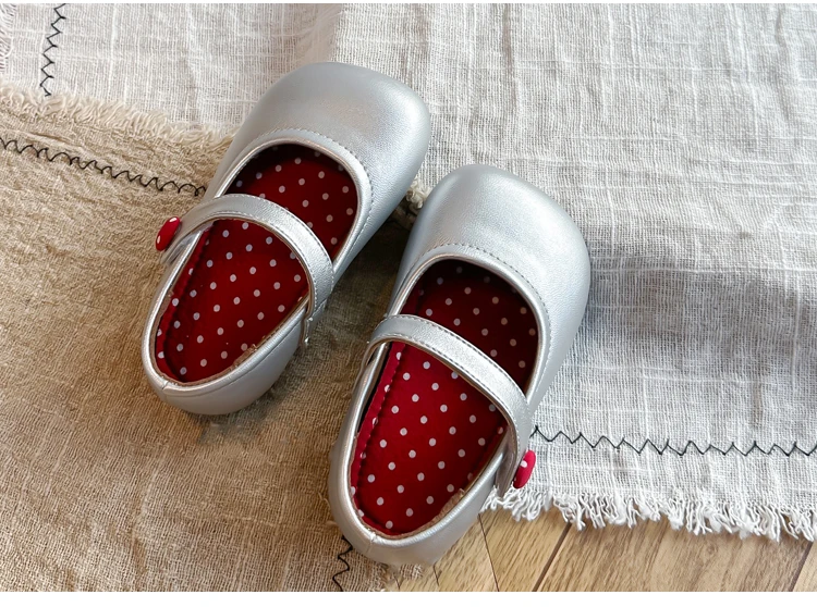 Kinder Mary Jane Schuhe Süße Tupfenmuster Mädchen Prinzessin Freizeitschuhe Rutschfest 2026 Brandneue Kinder Lederschuhe Weiche Sohle – Detail 12