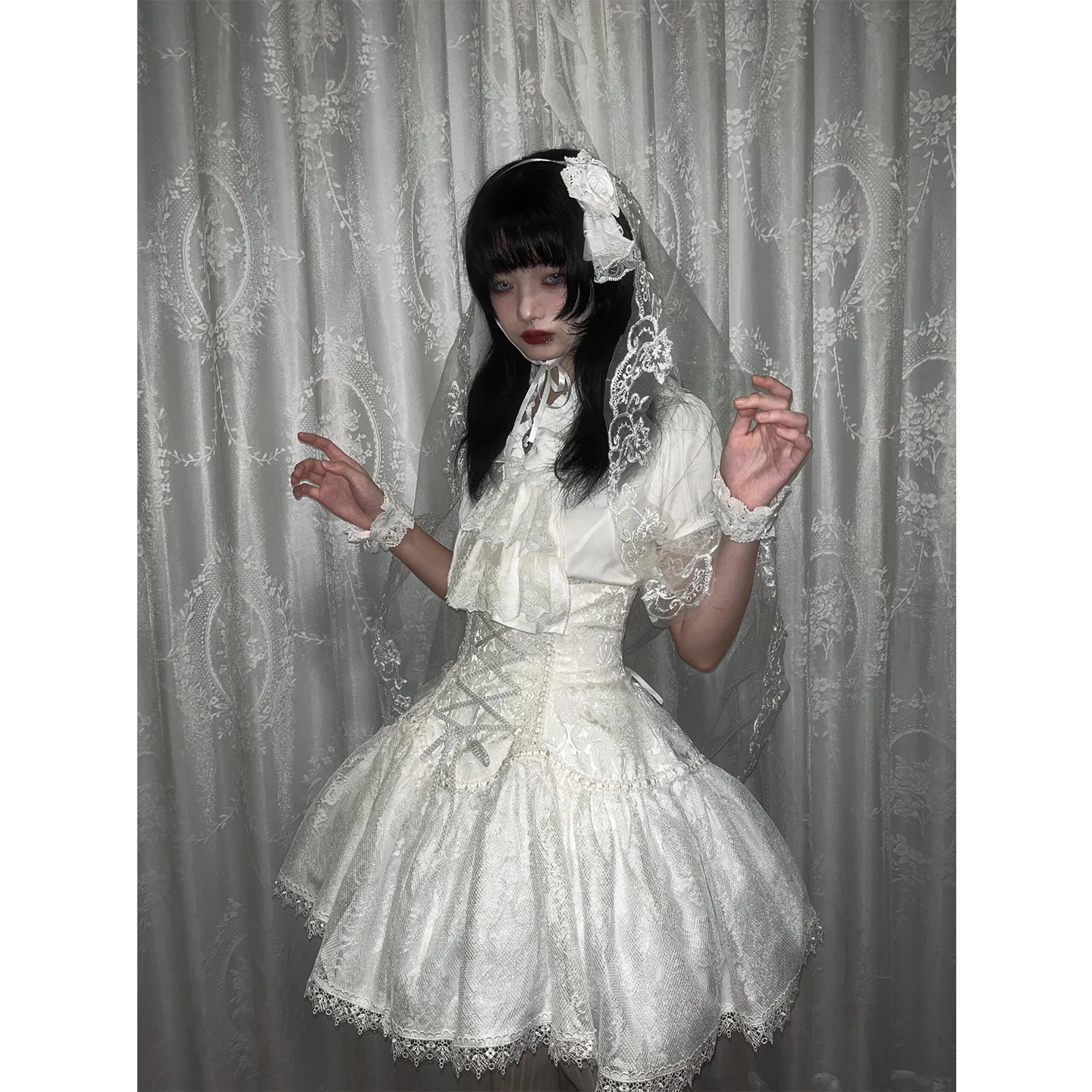 Blusa gótica blanca, camisa y falda SK, Lolita, delgada, Sumbculture, ligera, romántica, vestido de baile de encaje, falda, conjunto negro de primavera