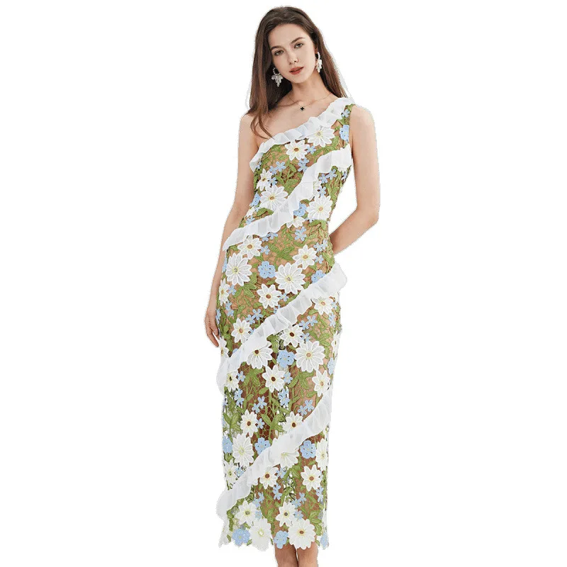 ชุดเดรสยาวทรงเข้ารูปผ้าลูกไม้สองสีแบบ 3 มิติ ผ้าหนา ดีไซน์ไหล่ไม่สมมาตร จับจีบเอวสูง แขนยาว สำหรับฤดูร้อน
