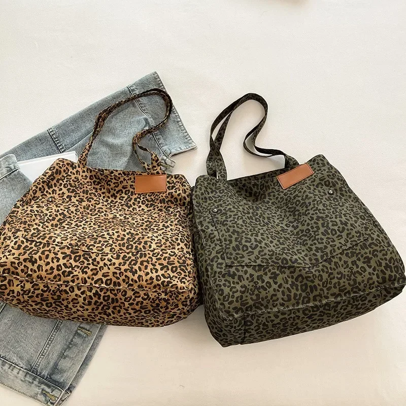 Canvas Large Capacity 2025 Hot Selling Tote Bag Leopard Print Zipper Trendy Fashion Handbag Soft Versatile Popular Shoulder Bag