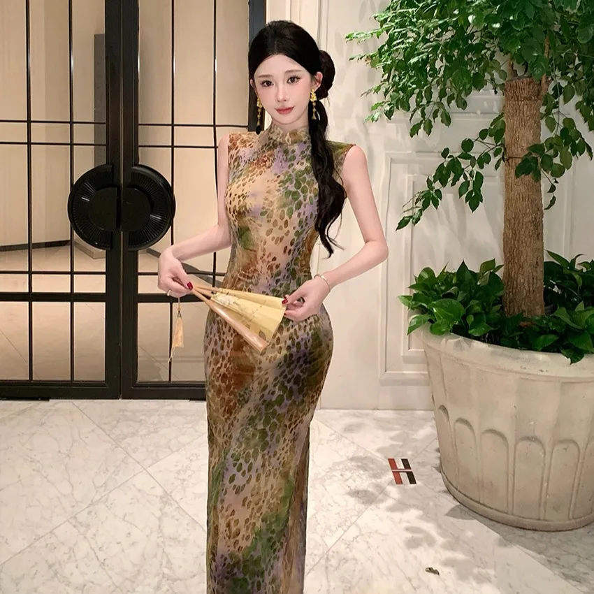 Southeast Asian Women's New Version Reformed Chinese Velvet Burned Flower Elastic Leopard Print Hong Kong Style Split Qipao D...