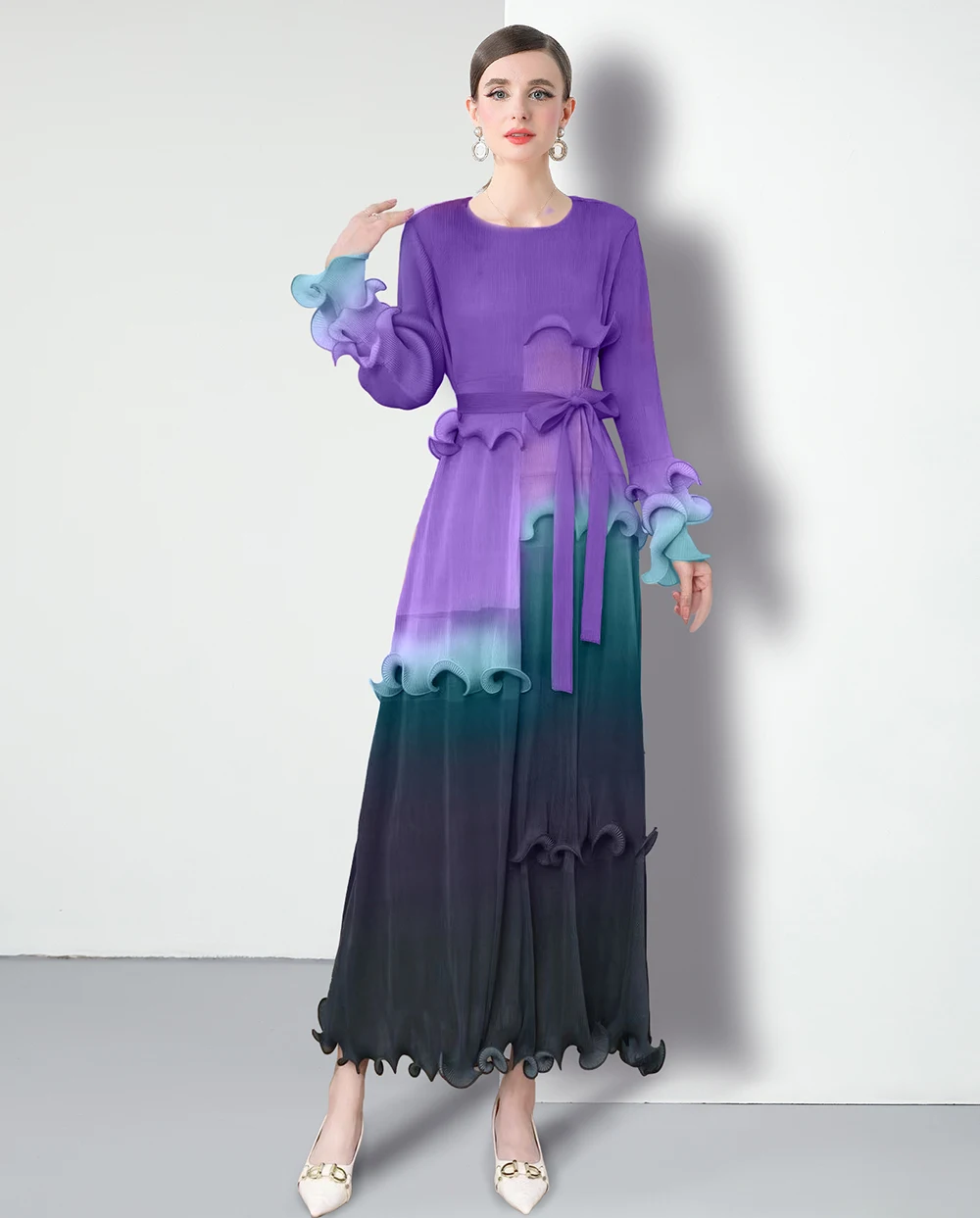 فساتين مياكي لعطلات الربيع والصيف لعام 2025 ذات ثنيات للنساء برقبة دائرية وطباعة زهور عالية التمدد وأربطة للشاطئ فضفاضة