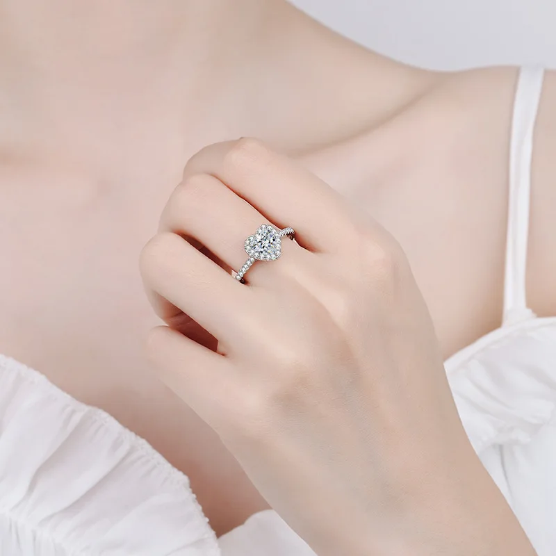 

S925 Sterling Silver Women Pt950 Platinum Plated Fashion Heart Shaped Moissanite Ring Elegant Luxury Gift for Girlfriend