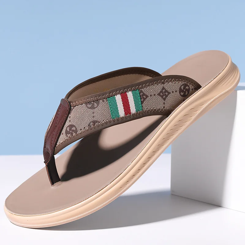 

British Style Men's Slippers Summer Outdoor Comfortable Beach Slippers Fashion Designer Men's Flat Flip Flops Chanclas De Hombre