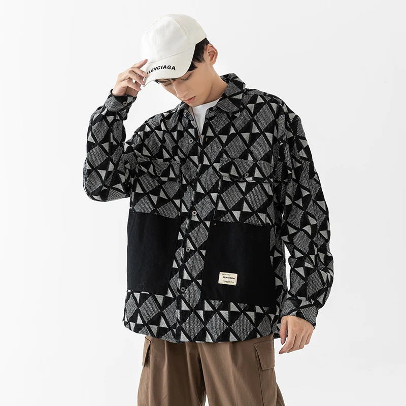 

Мужская джинсовая куртка в американском стиле с геометрическим узором, свободного кроя, с отложным воротником, осенне-зимняя, новая модель, с множеством карманов