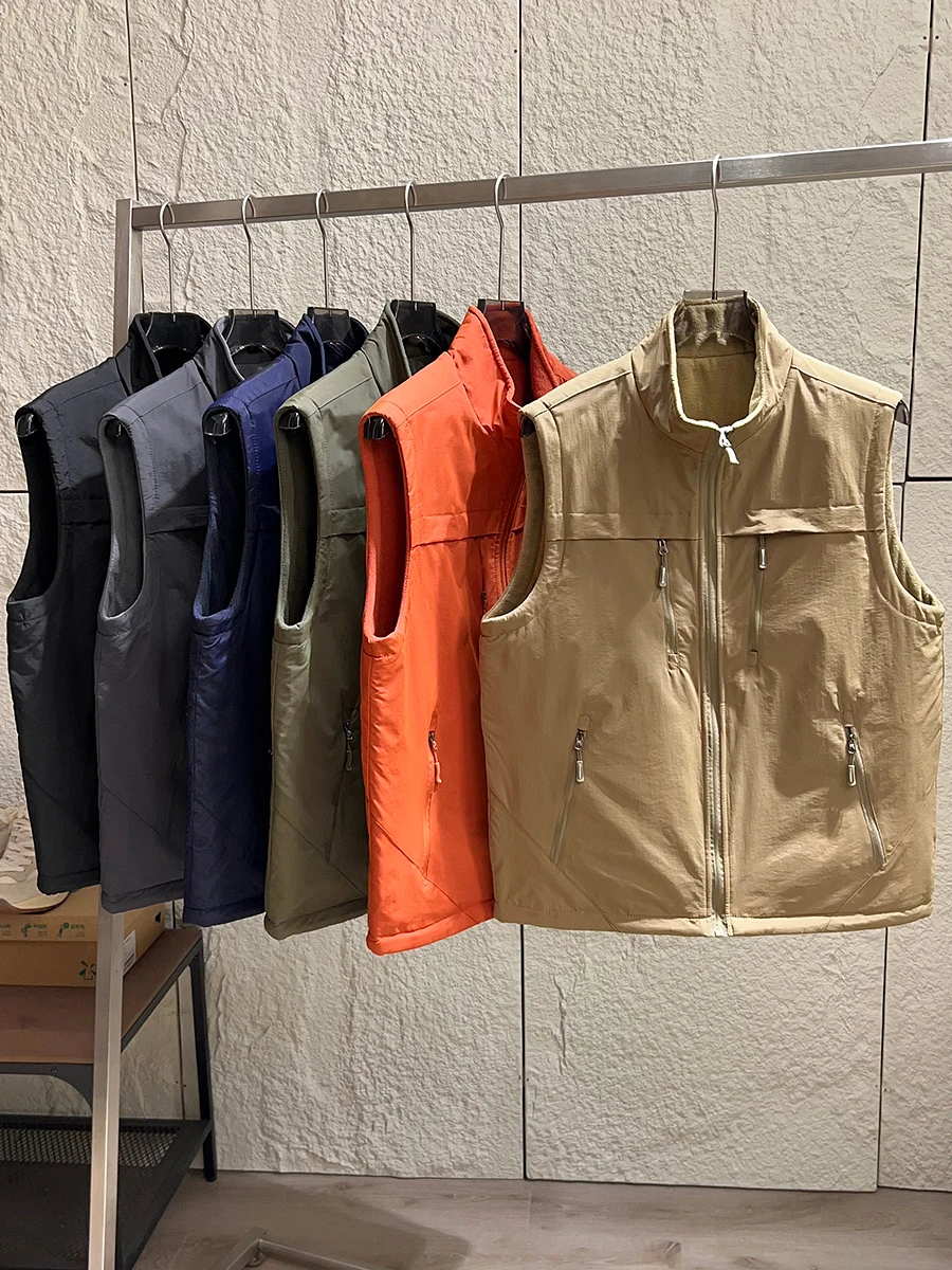 

Outdoor Functional Double-Sided Wearable Fleece-Lined Warm Men's Vest for Fishing And Climbing Autumn Winter Windproof And Sc...