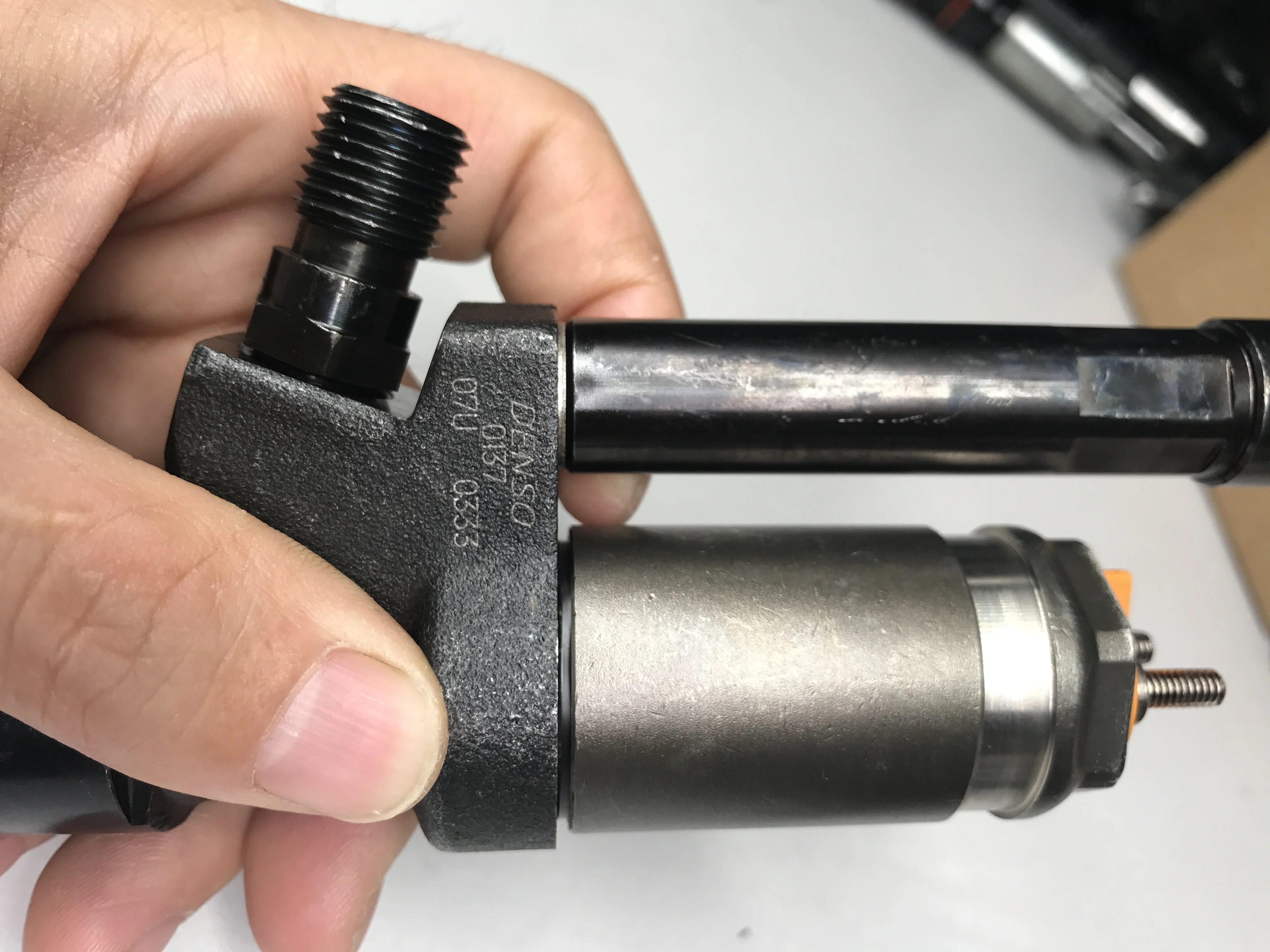 Inyector de combustible 095000 -0285 23910-1135 095000 -1031 23910-1044 095000 -0245 23910-1146 095000 -0139 23910-1043 Para Toyota 1VD-FTV