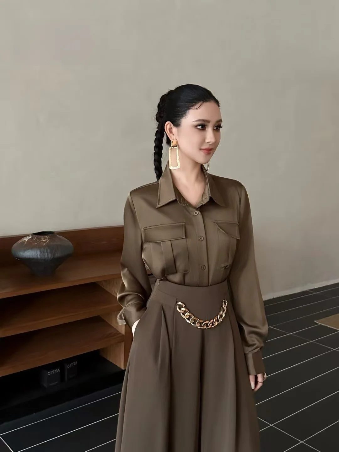 

Elegant Long Sleeve Shirt Women's Versatile Slimming Top Spring Autumn New Style Design Collar Flip Shirt Premium Quality