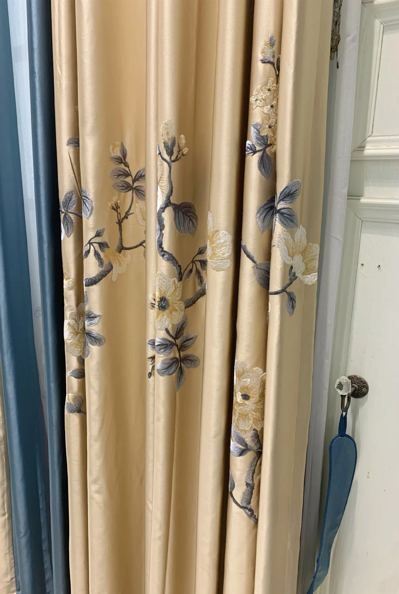 Estilo chinês Ouro Azul Tela da Janela Bordada, emenda Espessado Cortinas para Sala Quarto Francês Varanda e Novo