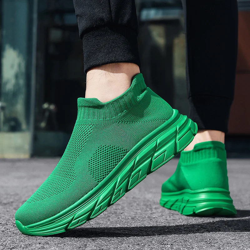 Venda quente barato tênis masculino moda verde tênis de corrida feminino meias respiráveis sapatos deslizamento-on leve unisex sapatos esportivos