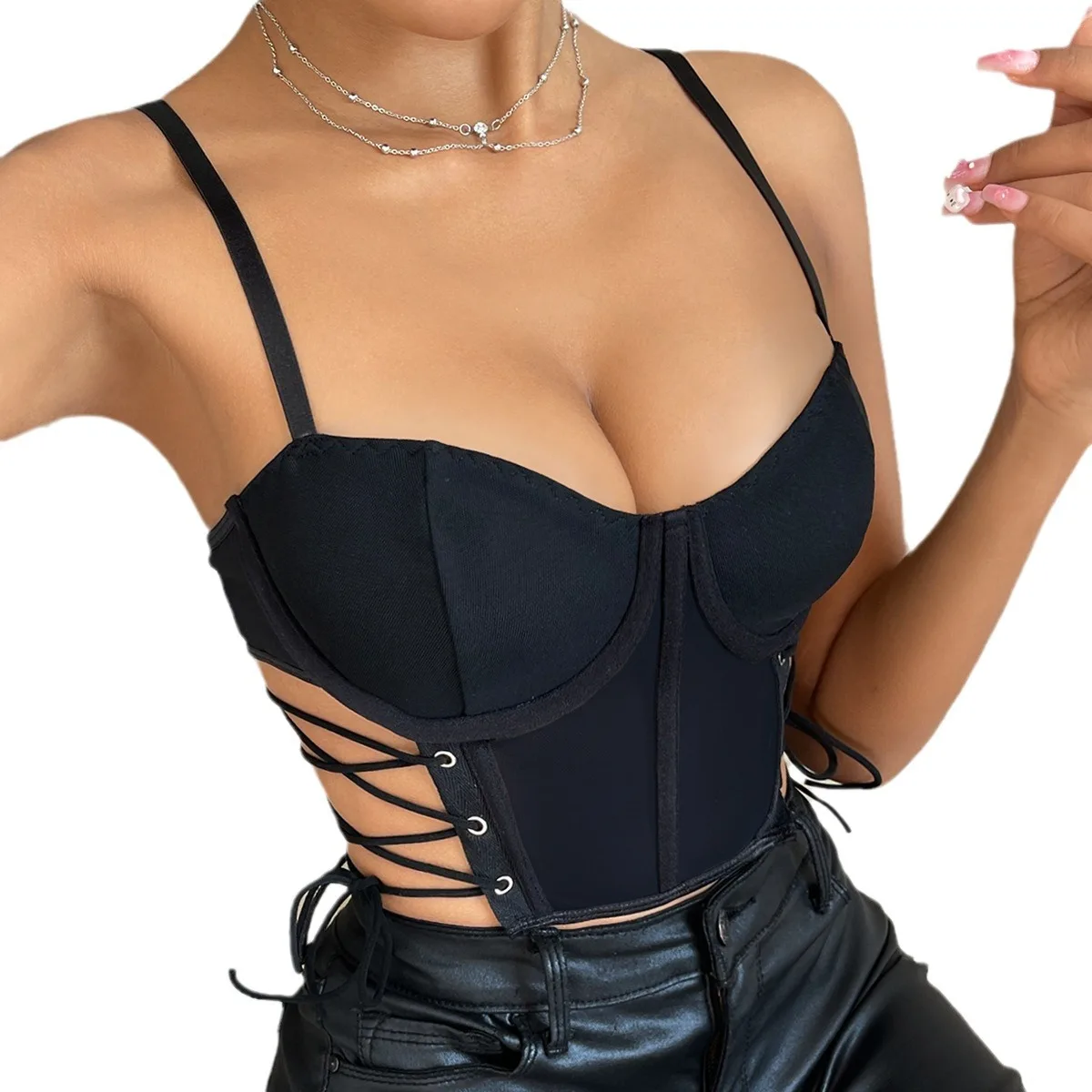 2025 nuevo INS Street Spice Girl estilo nicho diseño hueco correa cruzada ombligo versátil borde de acero espina de pescado chaleco pequeño A1310