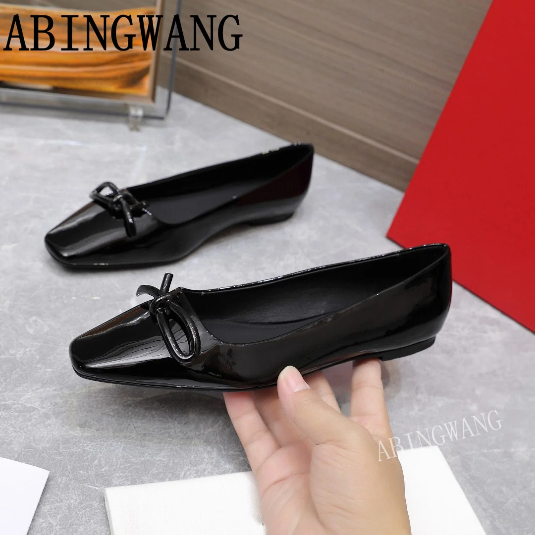 Hot Sale Brand Runway Women Flat Loafers Leatehr Suede Slip On Pointed Toe Ladies Mules Wysokiej jakości buty codzienne dla kobiet Mujer