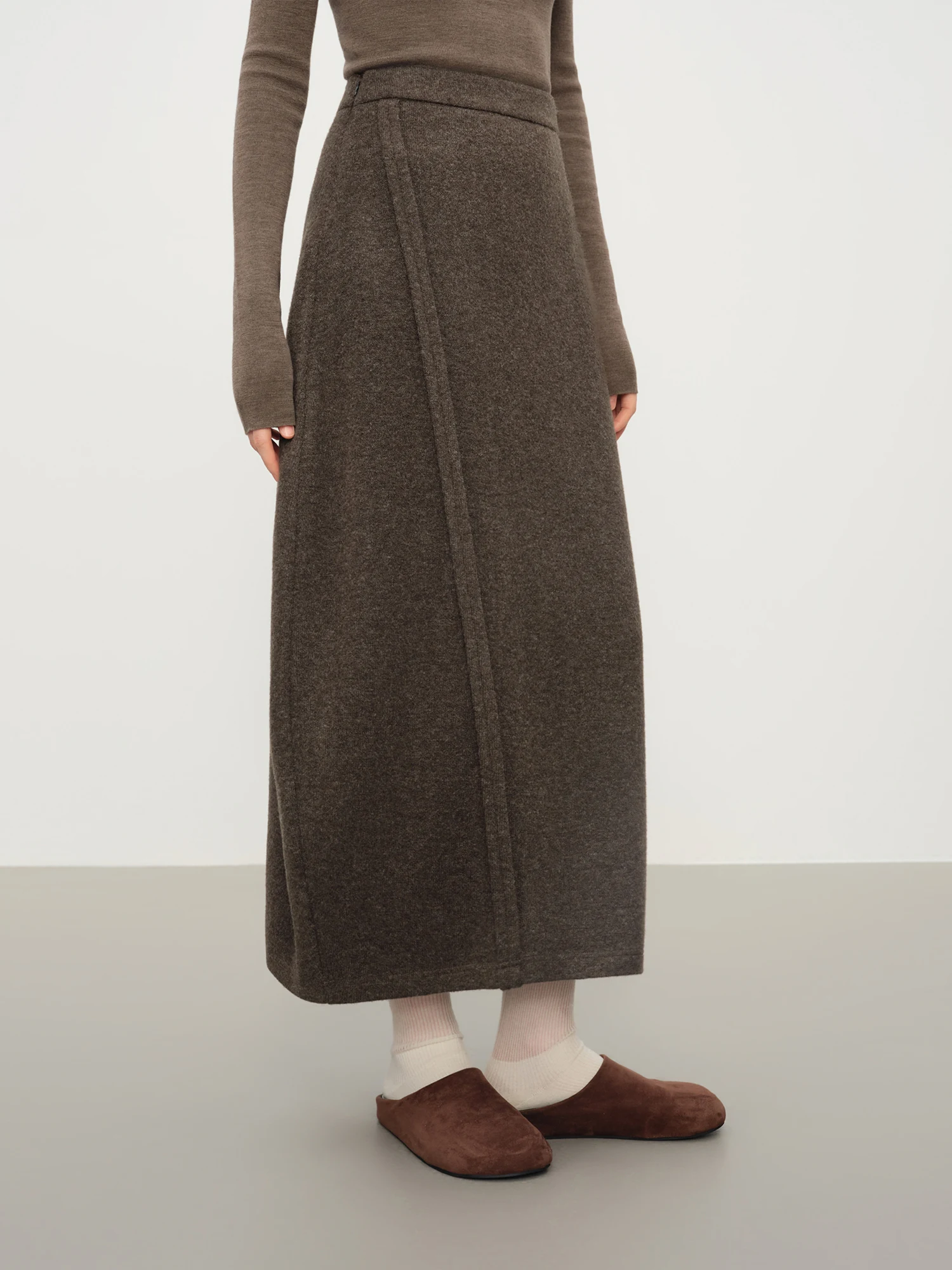 FSLE Miscela di lana Tweed Petalo floreale ispessito Donna Autunno Inverno 2025 Nuovo arrivo Gonna a mezza lunghezza appropriata per ufficio in lana