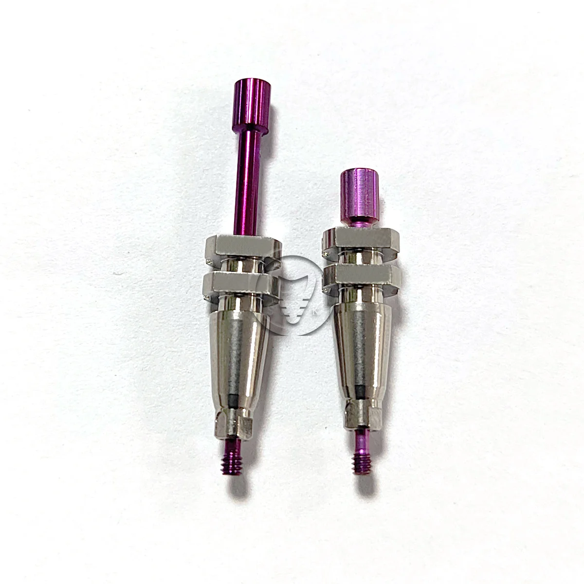 Was ist ein Straumann Socket Plug und wie wird er in der Zahnmedizin eingesetzt?