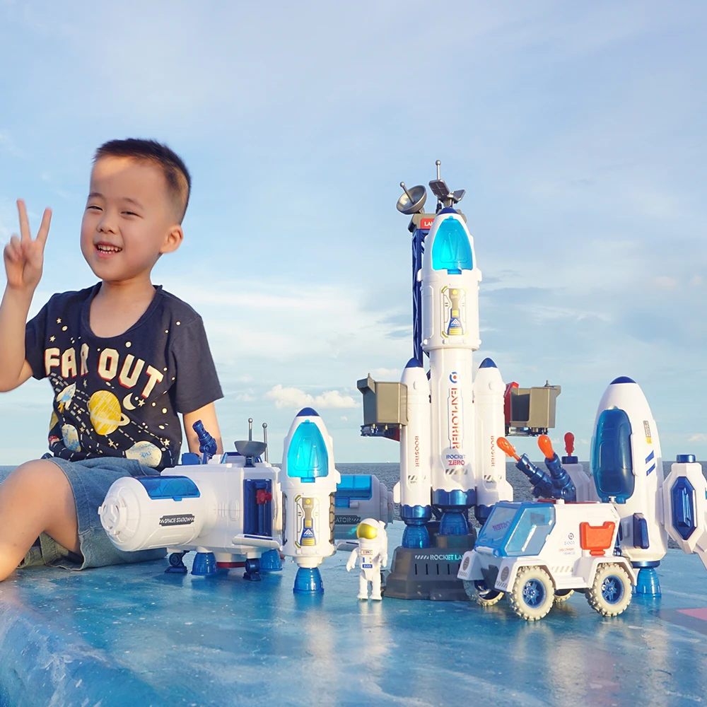 Deluxe Space Playset Toy Shuttle Station Space Capsule With Light And Blast Off Sound Effects For Boy Science Rocket Toys Gifts