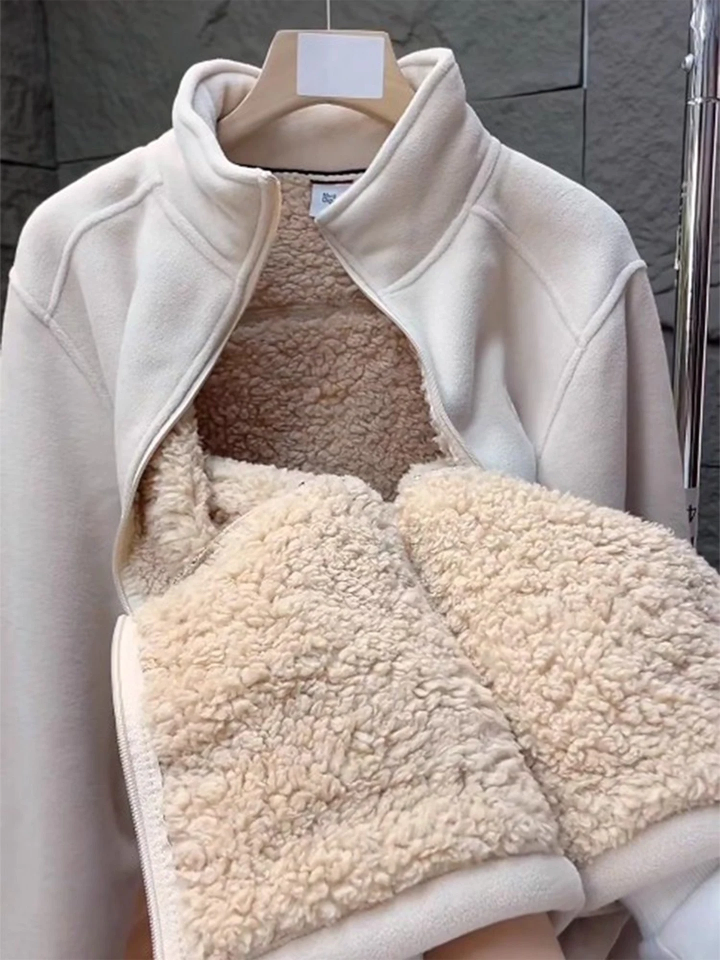 

Thiened Fce Jaet Harbin Северо-восточная уличная морозостойкая одежда Теплое хлопковое пальто на меховой подкладке ягненка Молодежная мужская мода